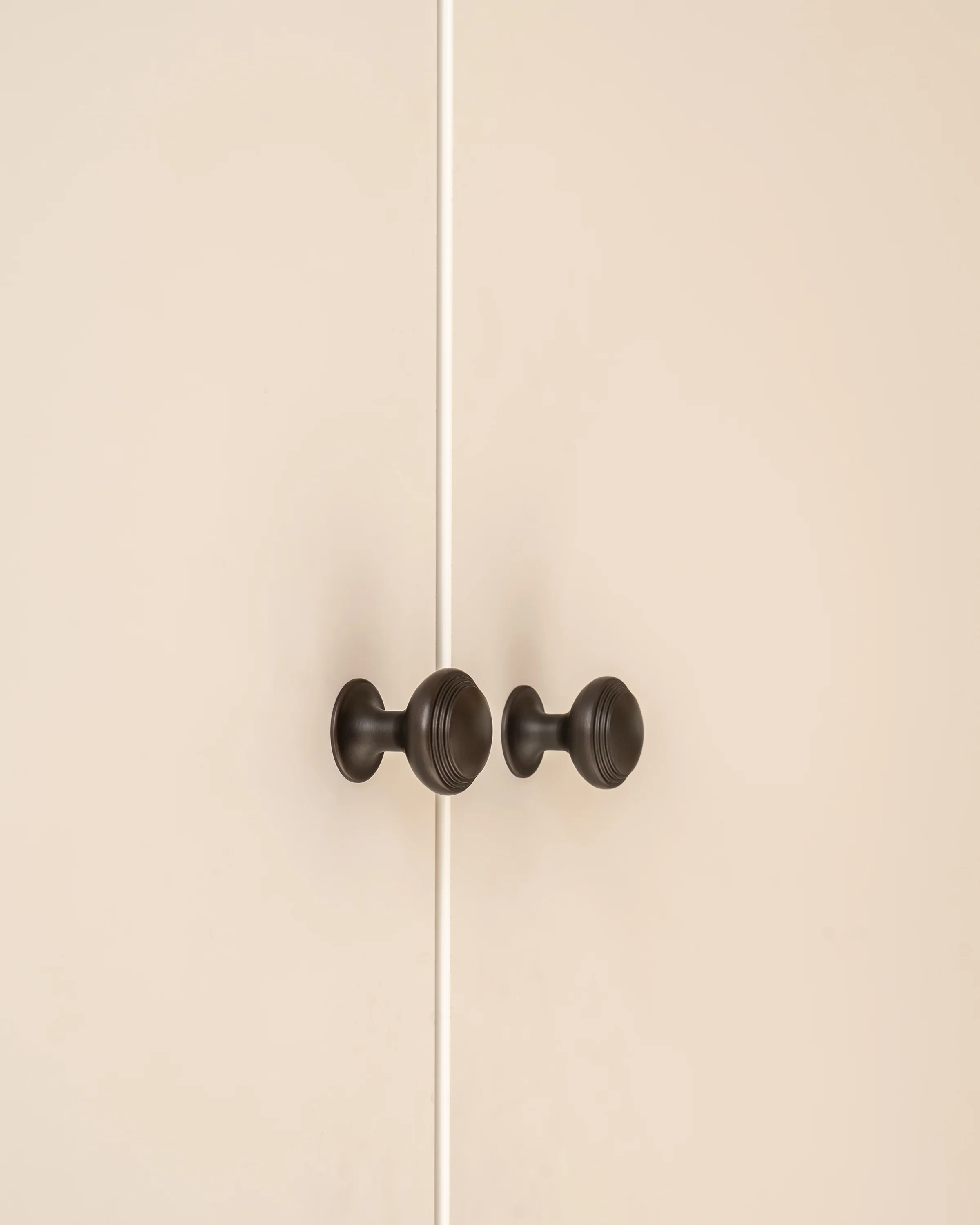 Barlow Cabinet Knob Small - Bronze - Image 3