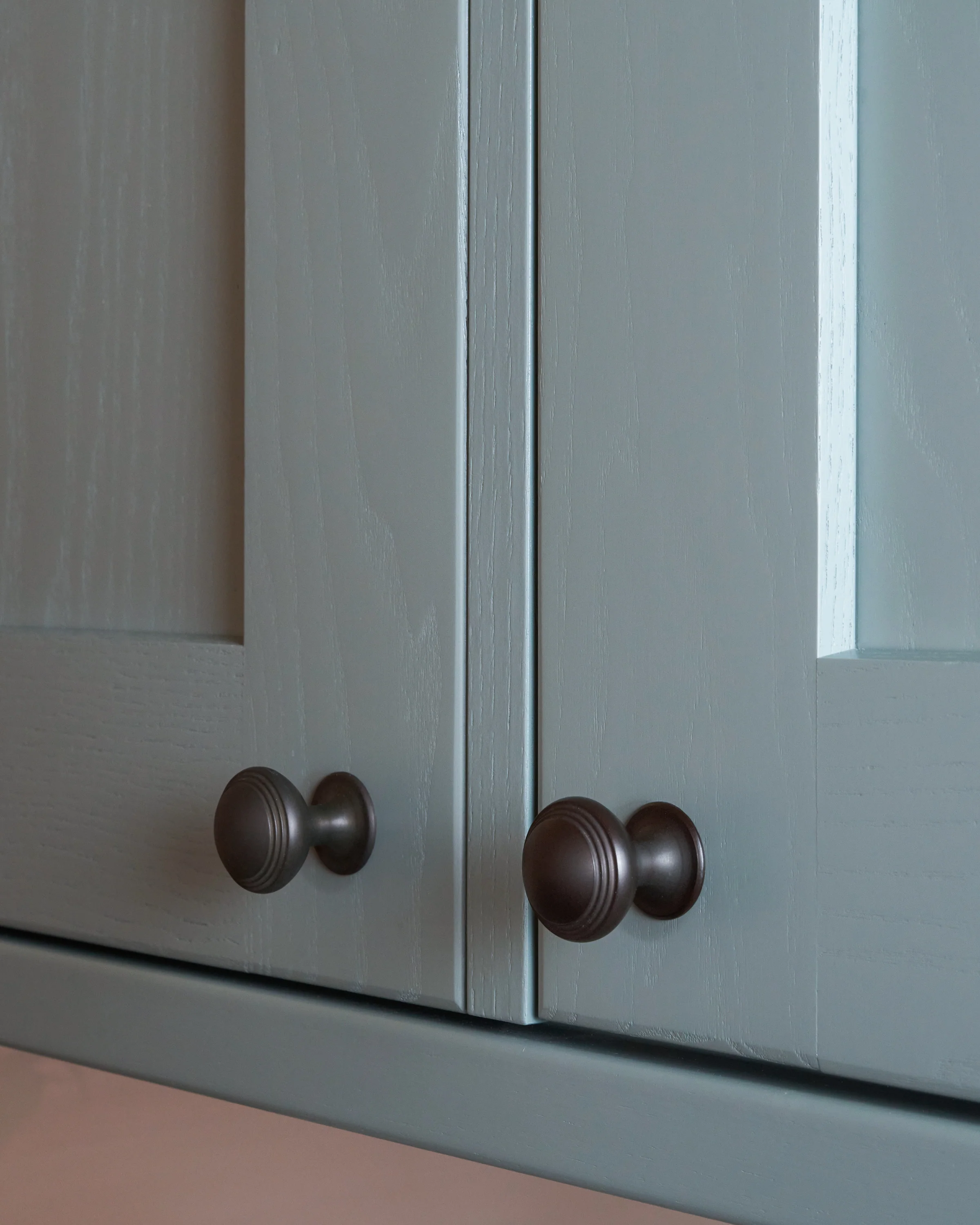Barlow Cabinet Knob Small - Bronze - Image 4
