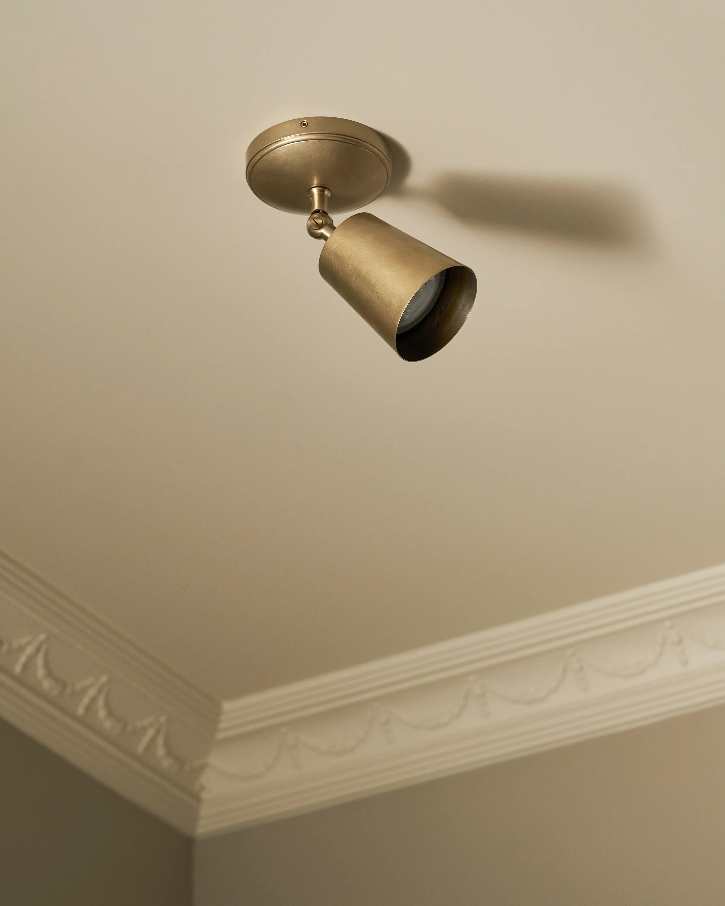 Baylis Single Large Spotlight - Antique Brass - Image 4
