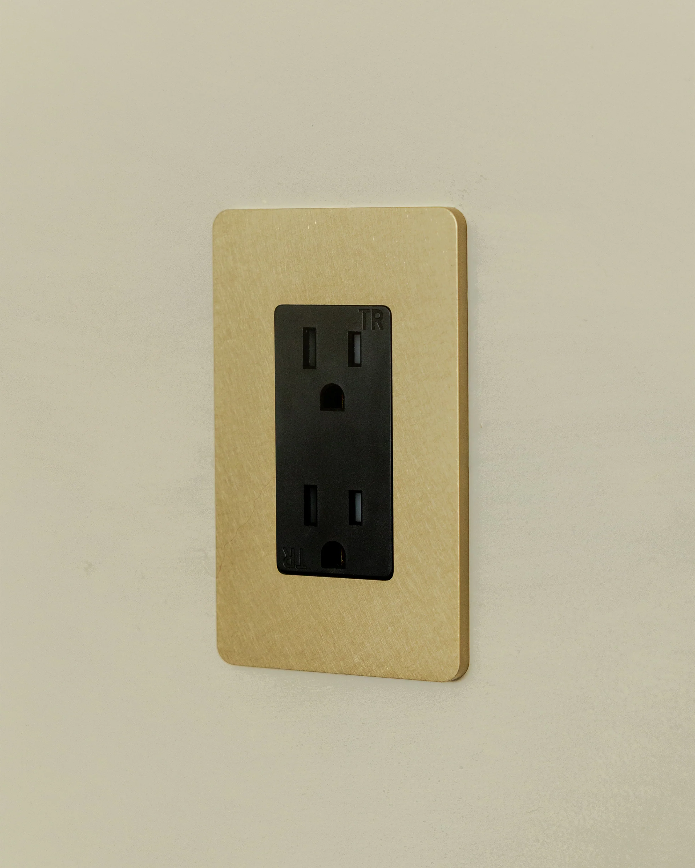 Grove 1G 15A Outlet - Antique Brass Black - Image 3