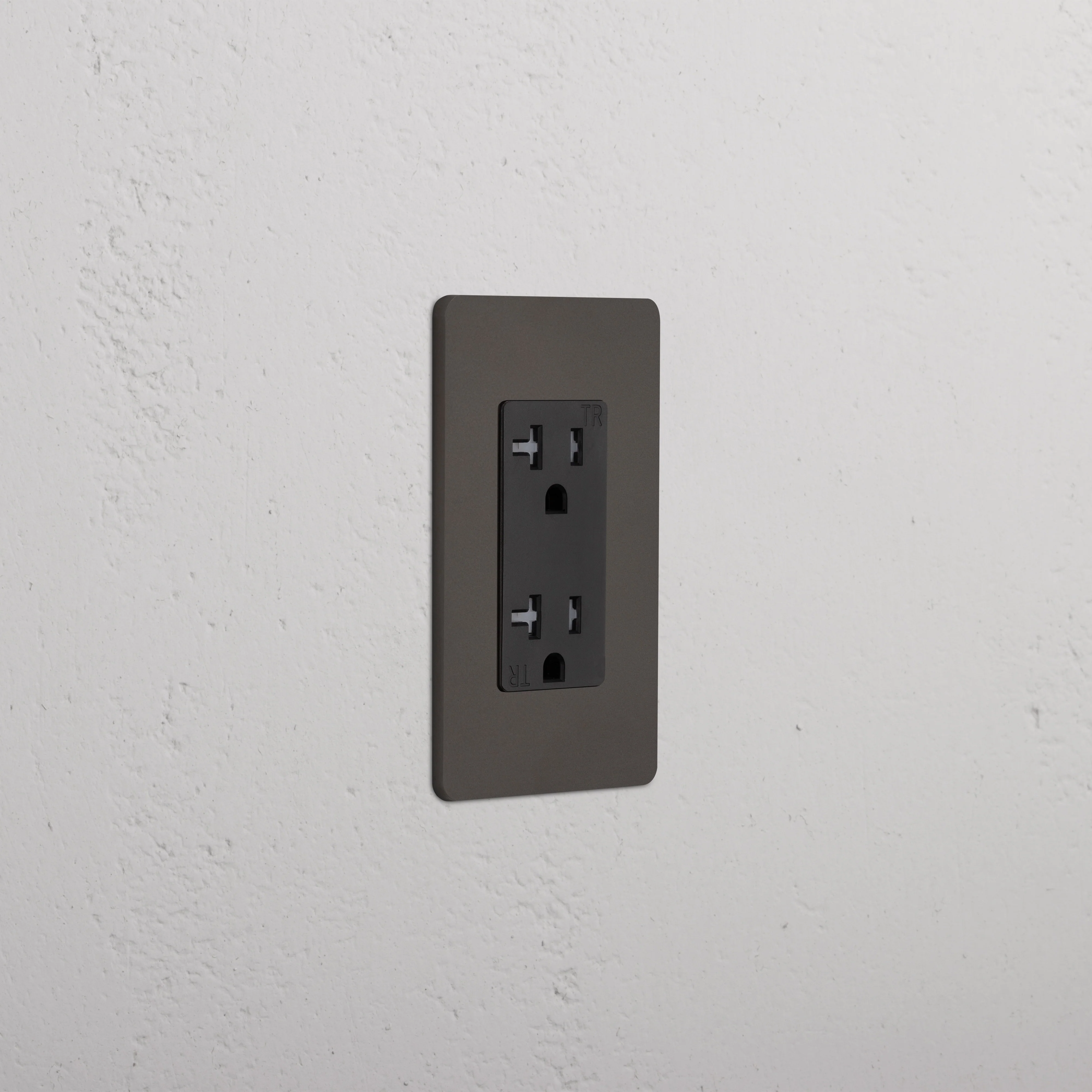 Grove 1G 20A Outlet - Bronze Black