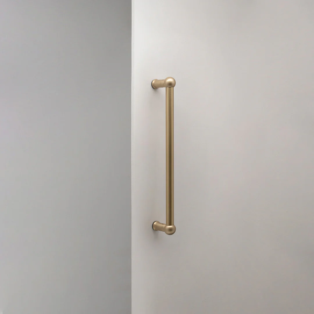 Harper Single Pull Handle Medium - Antique Brass