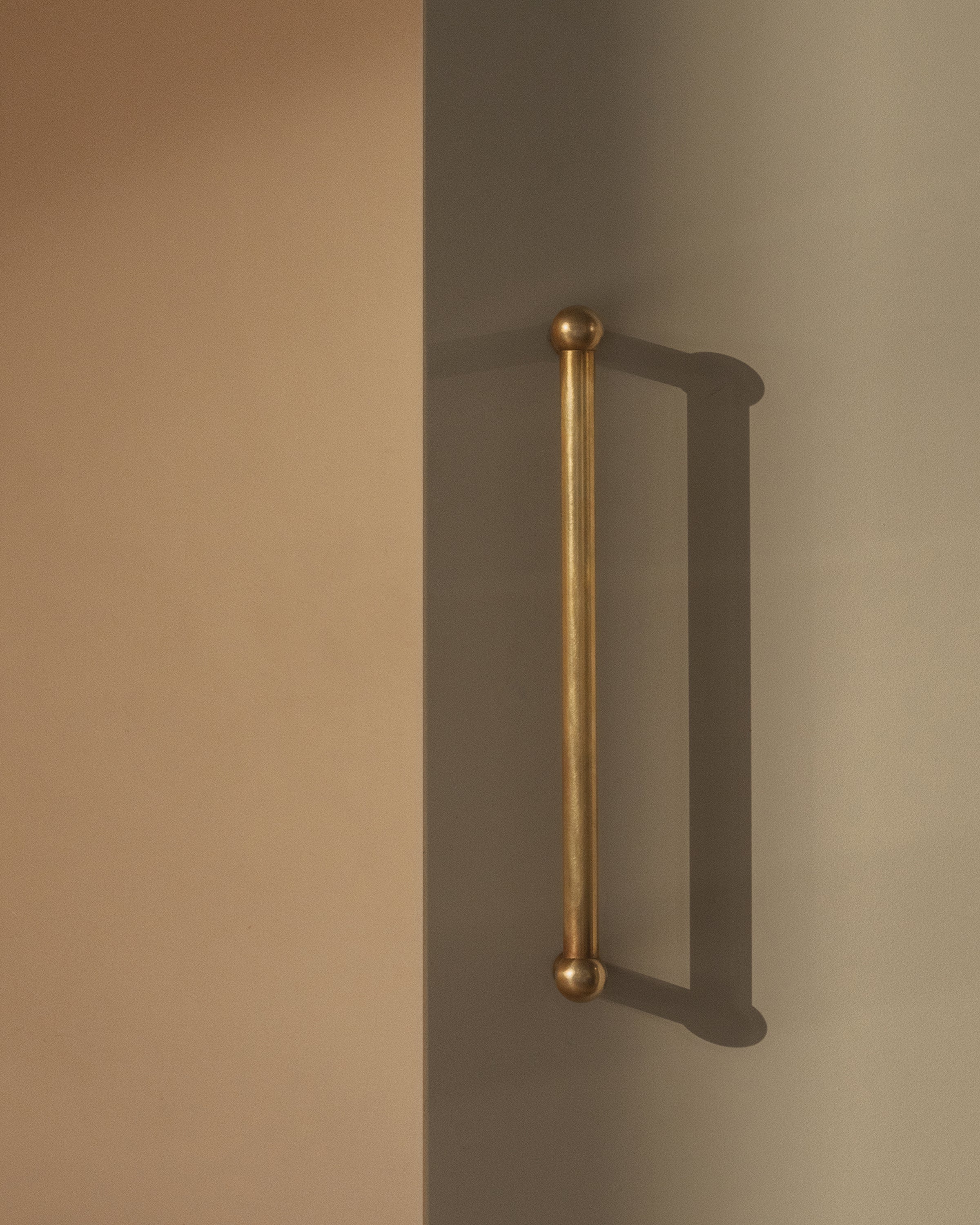 Harper Single Pull Handle Medium - Antique Brass - Image 7