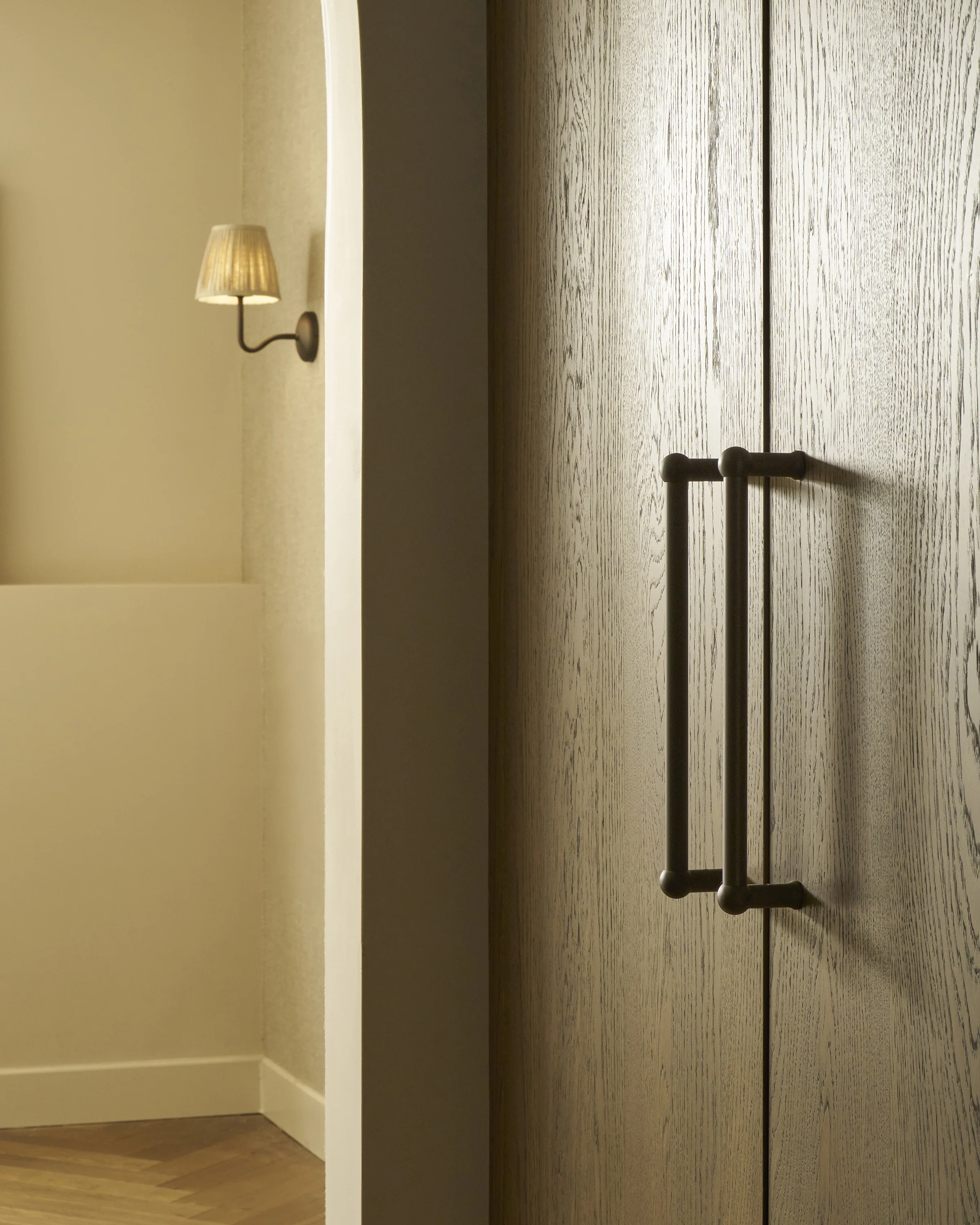 Harper Single Pull Handle Medium - Bronze - Image 6