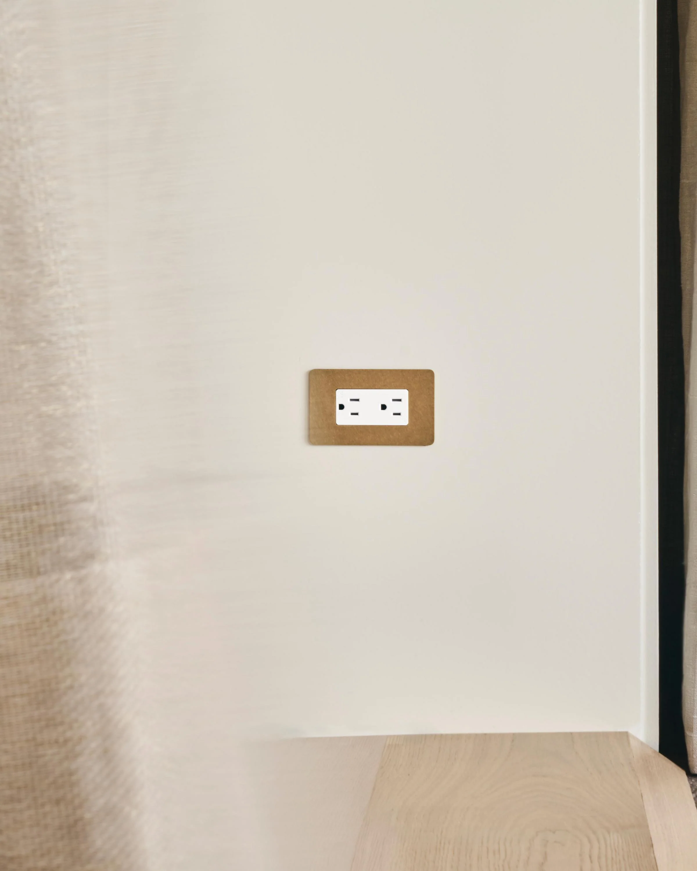 Kew 1G 15A Outlet - Antique Brass White - Image 5