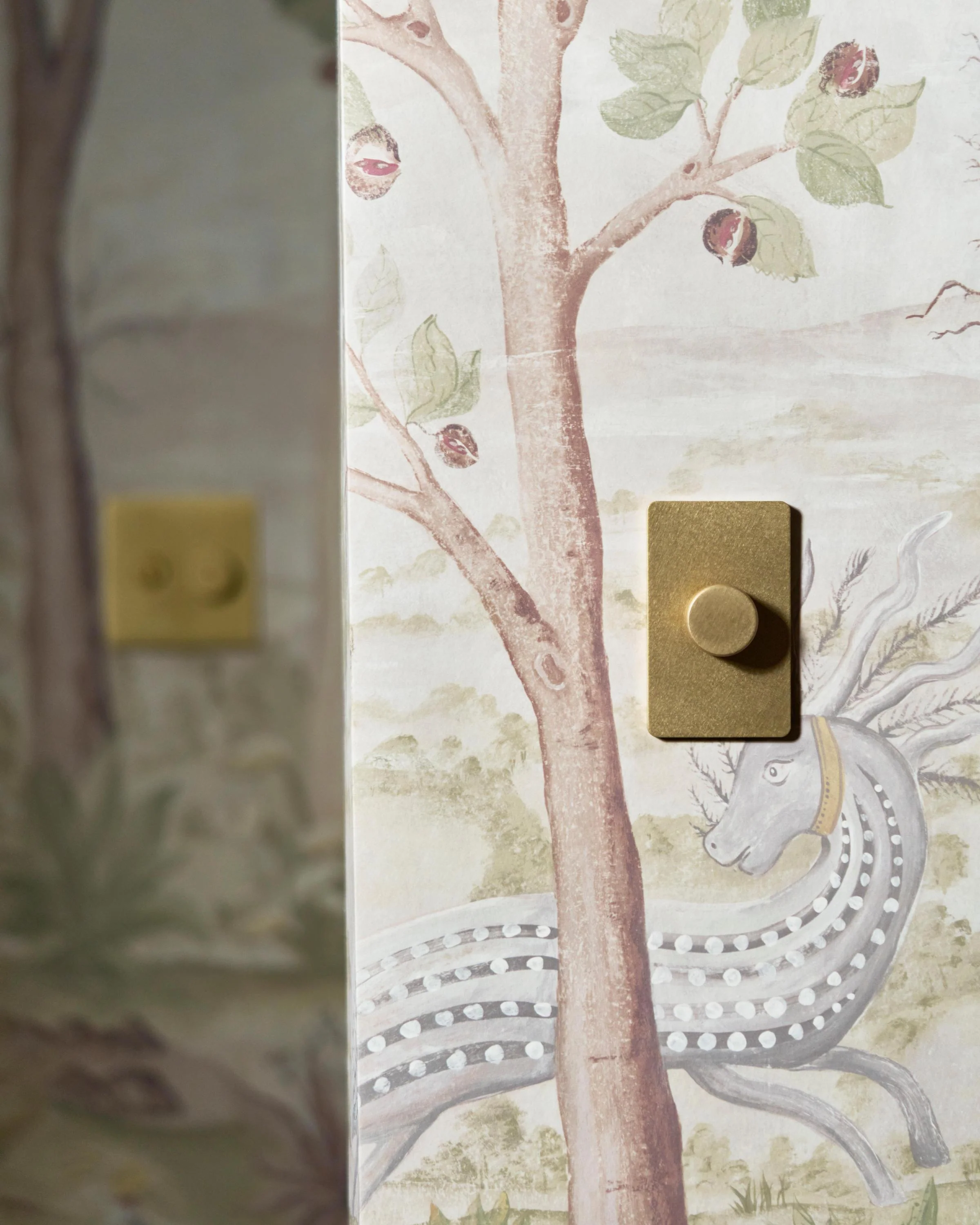 Kew 1G Dimmer Switch - Antique Brass - Image 3