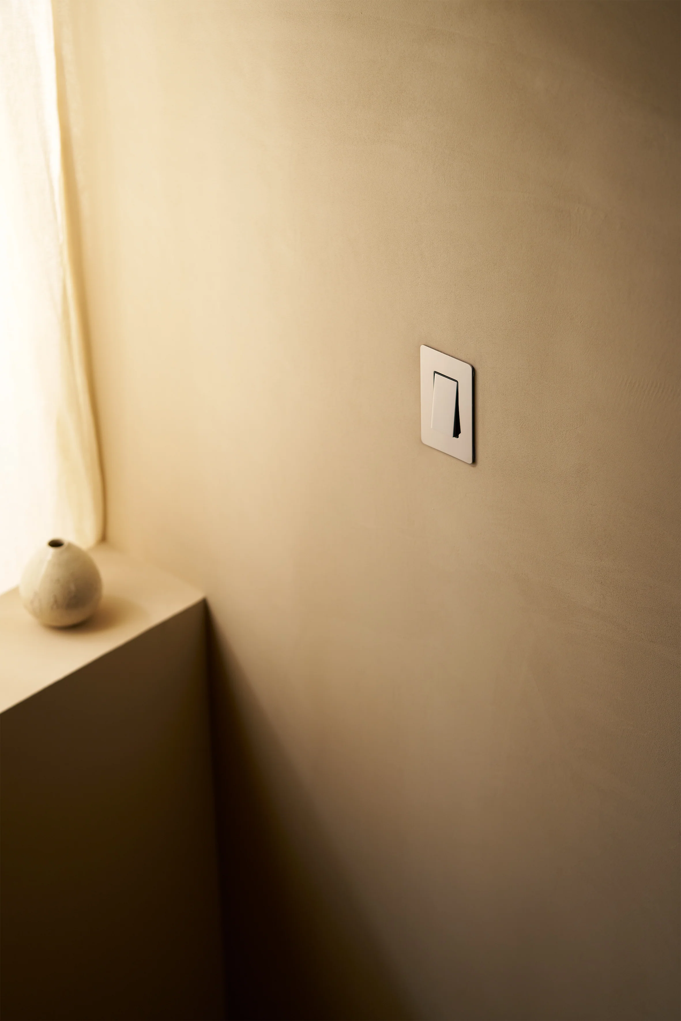 Kew 1G Rocker Switch - Polished Nickel Black - Image 3