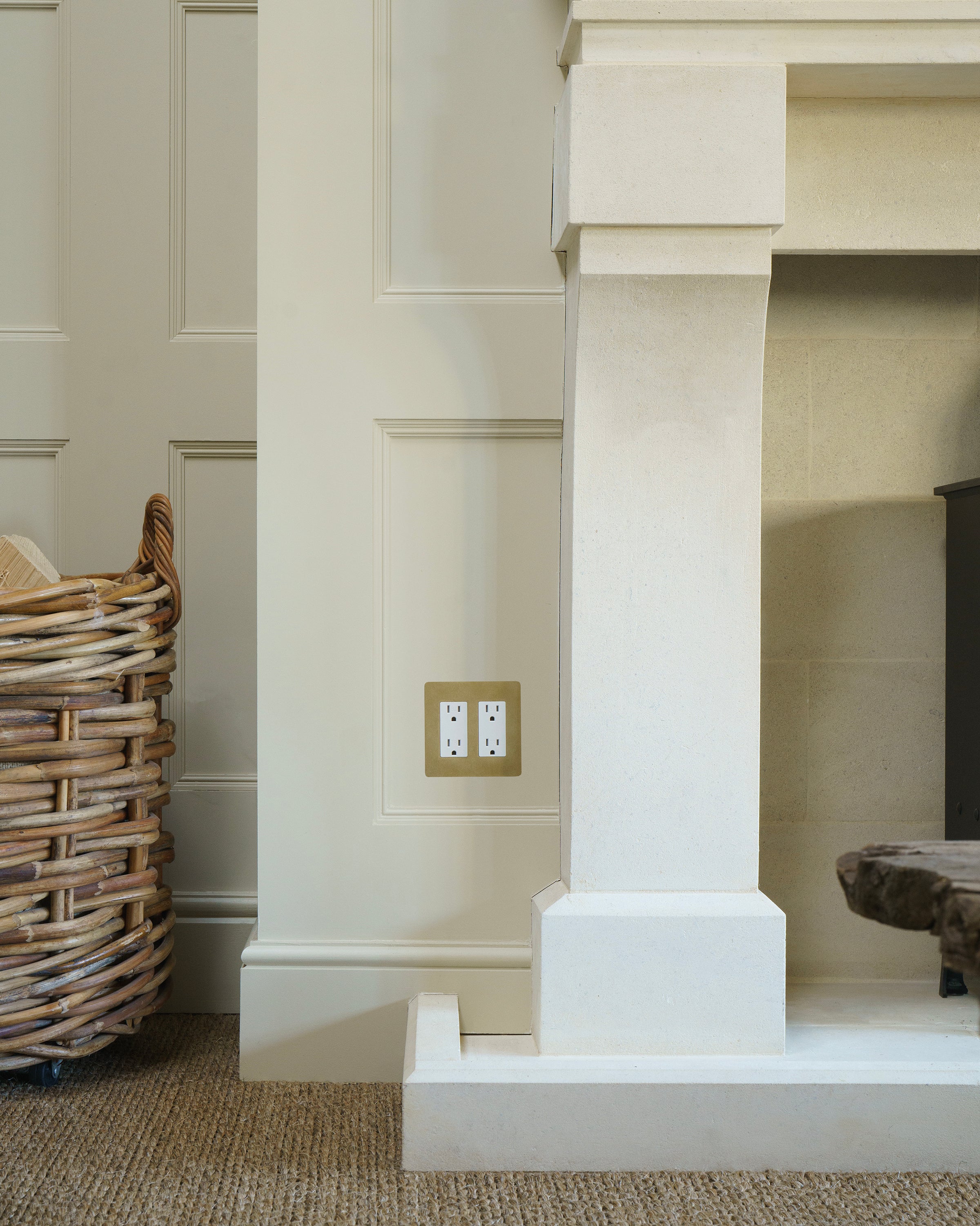 Kew 2G Outlet - Antique Brass White - Image 4