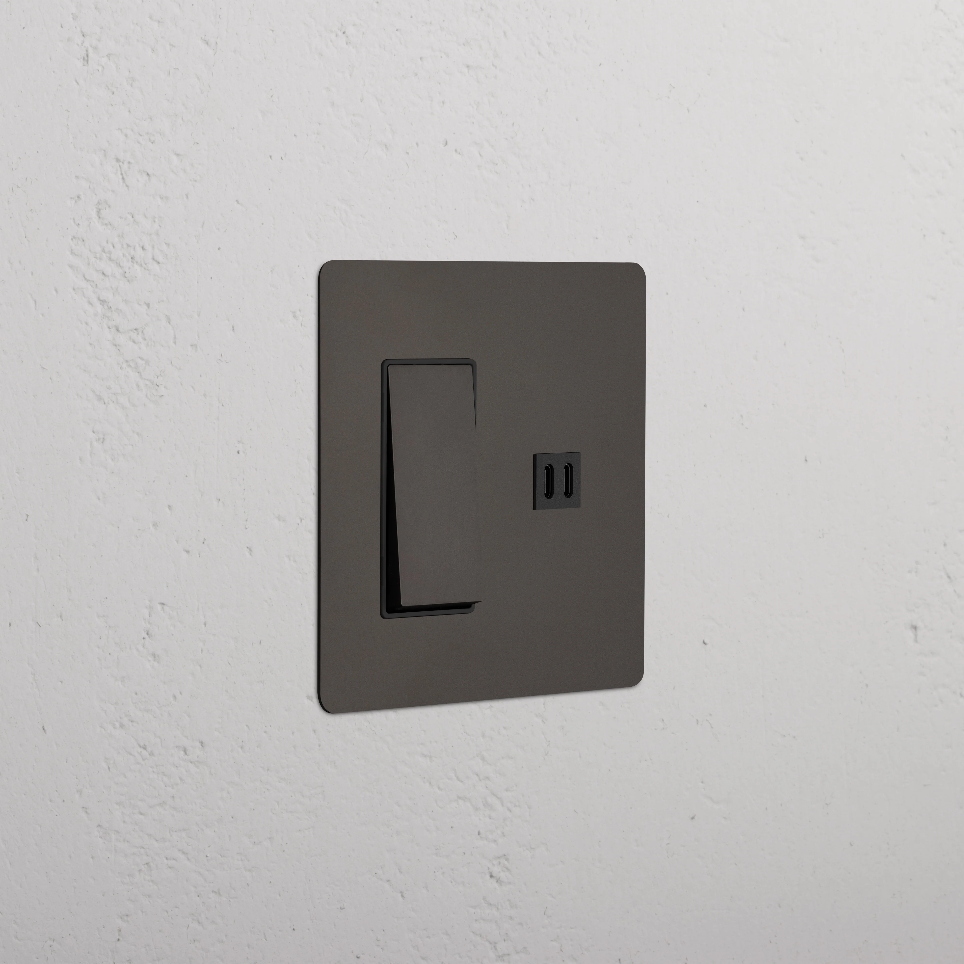 Kew 2G Rocker Switch & Fast Charge USB - Bronze Black