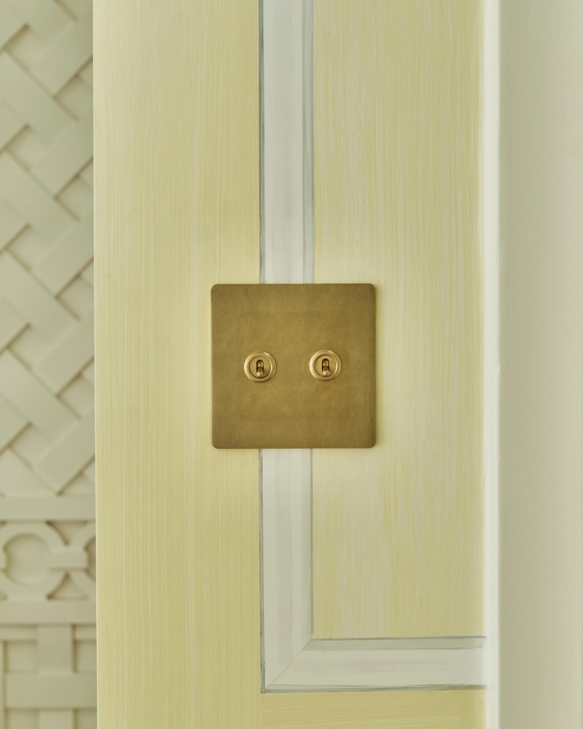 Kew 2G Toggle Switch - Antique Brass - Image 5