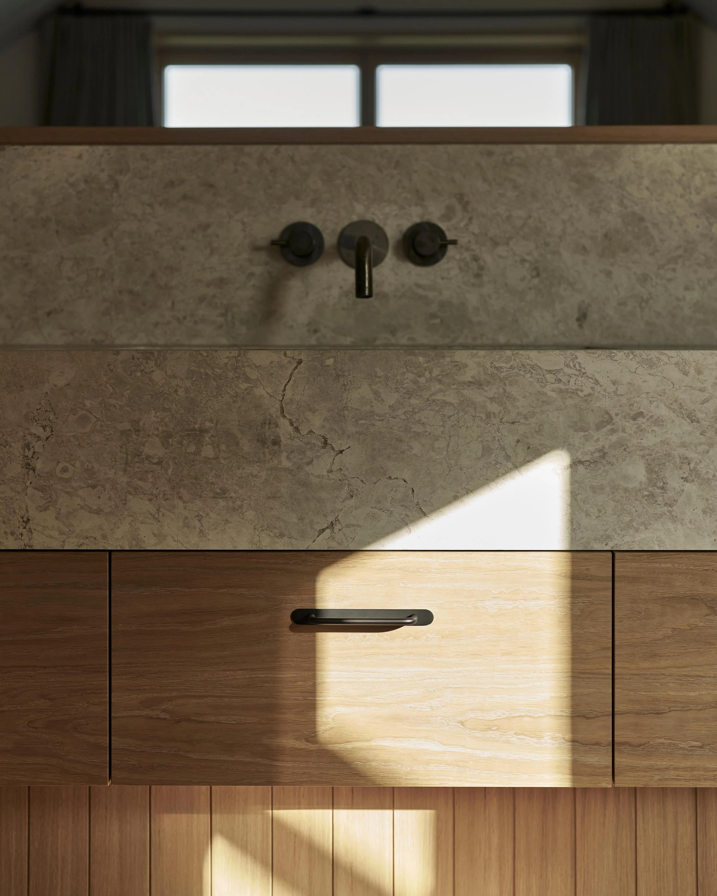 Kilburn Cabinet Handle Small - Bronze - Image 6