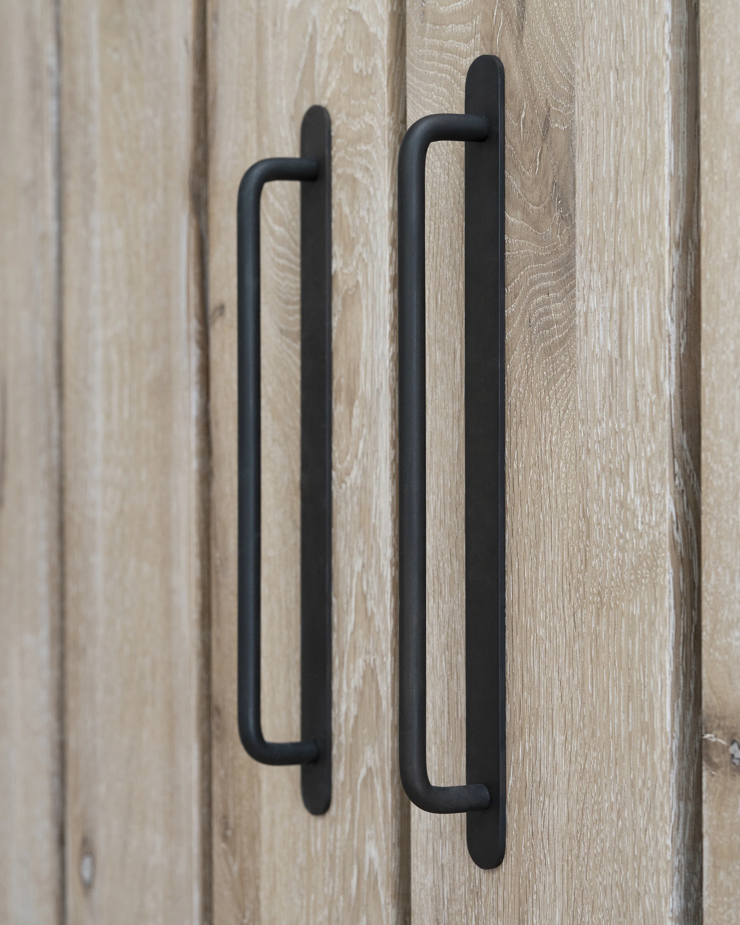 Kilburn Cabinet Handle Medium - Bronze - Image 2