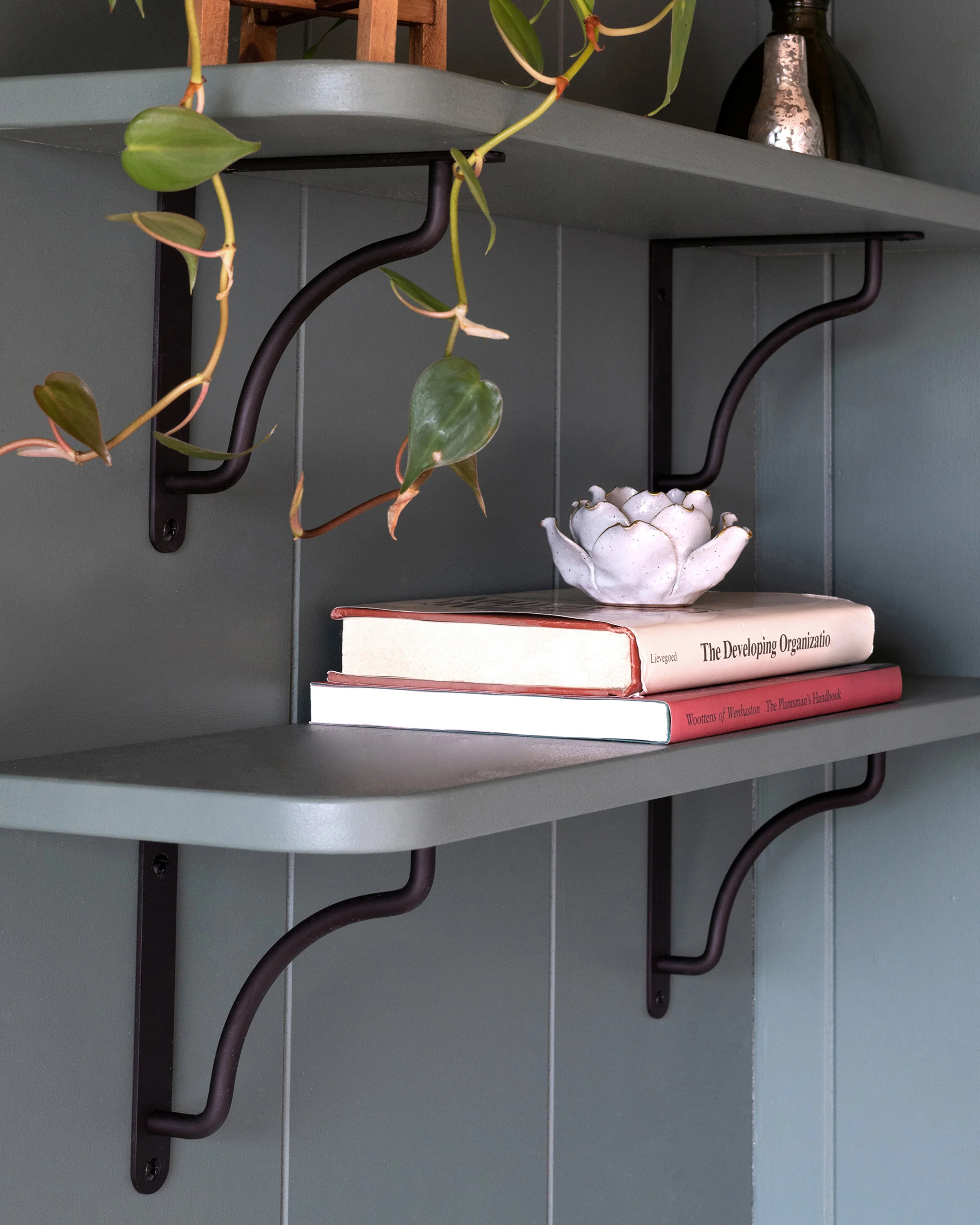 Kilburn Shelf Bracket Medium - Bronze - Image 6