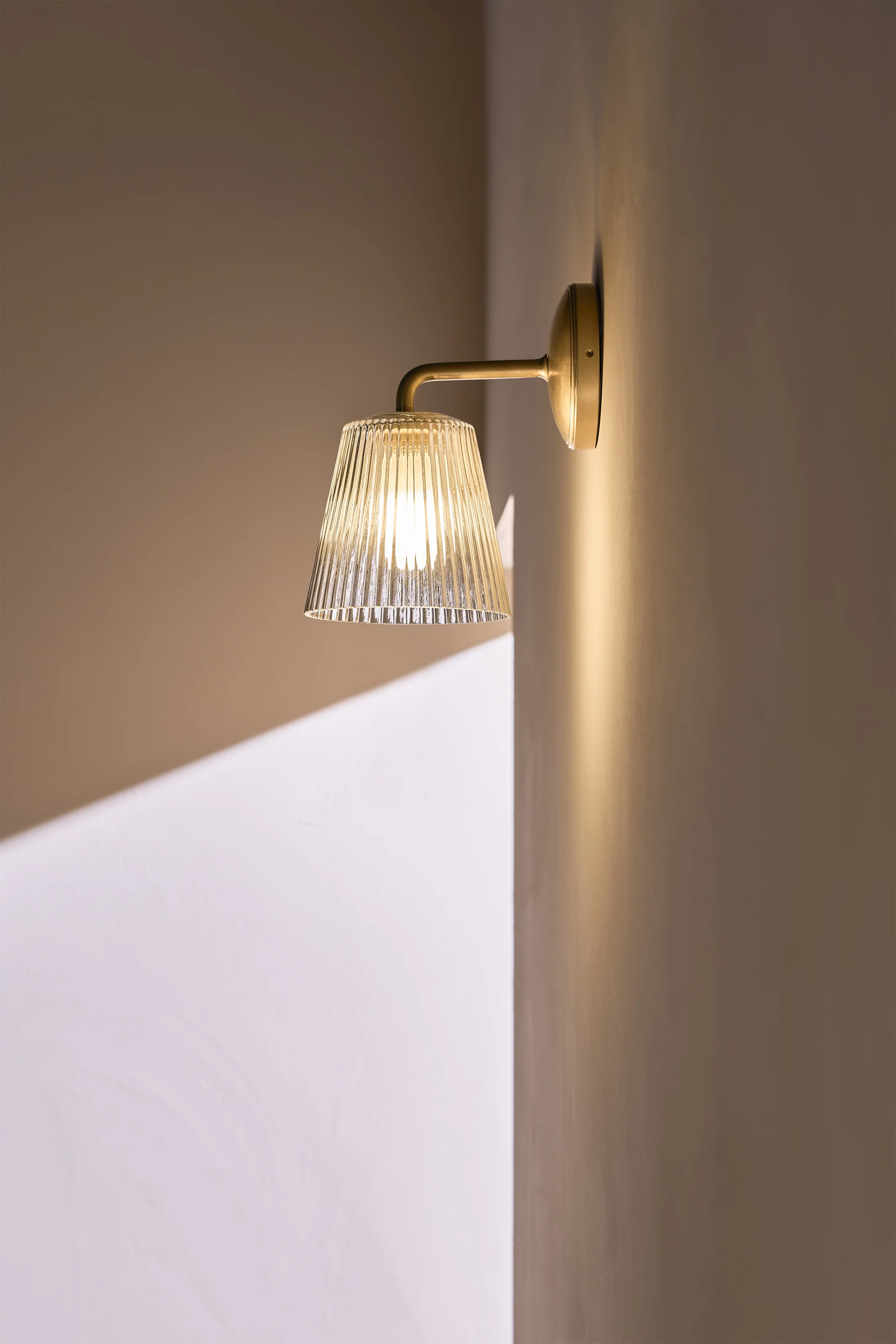 Richmond Medium Wall Light Fluted Glass - Antique Brass - Image 3